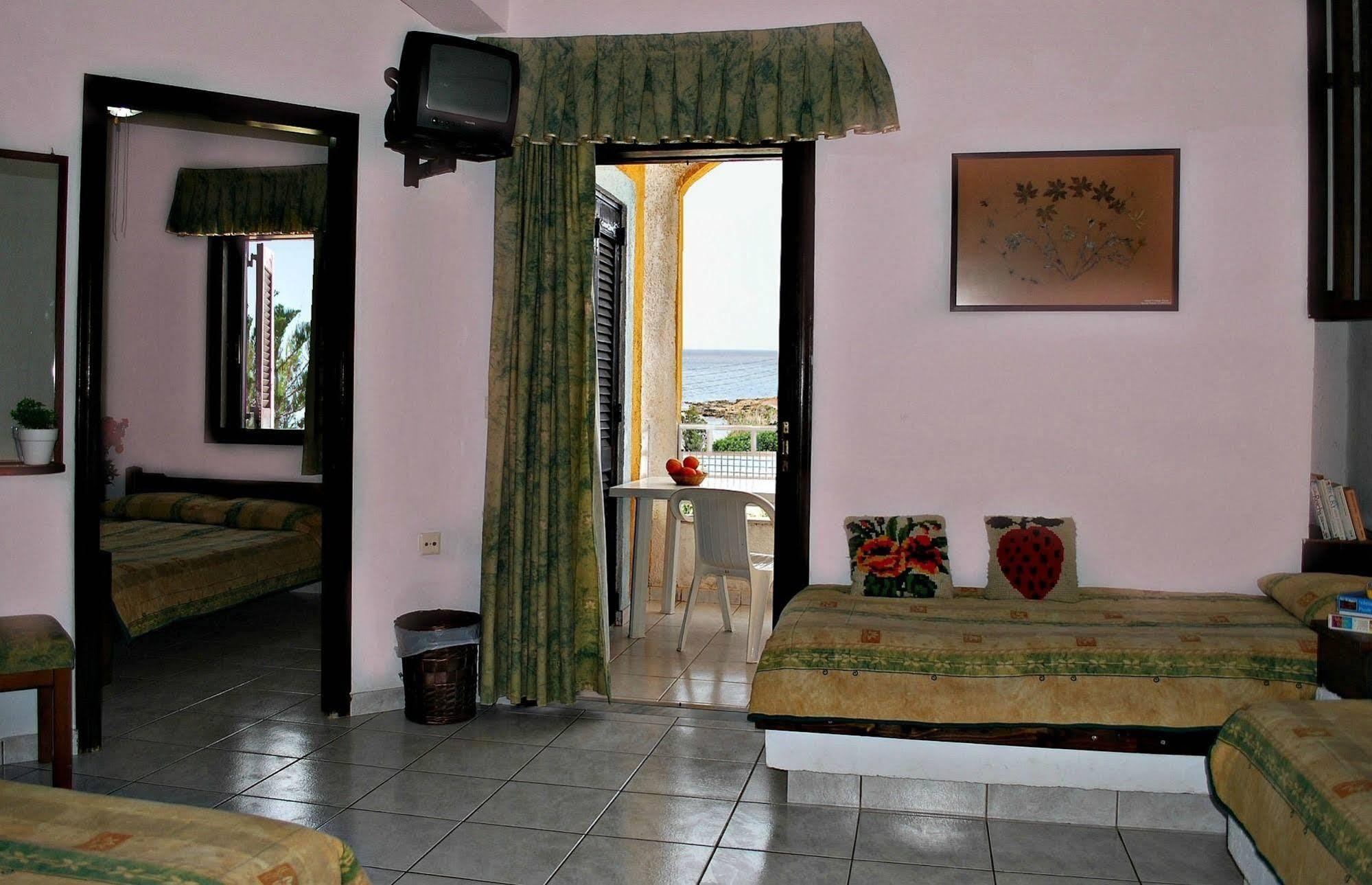 Iliostasi Beach Apartments Hersonissos  Exterior foto